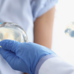 بهترین دکتر جراح پروتز سینه در تهران + تلفن و آدرس